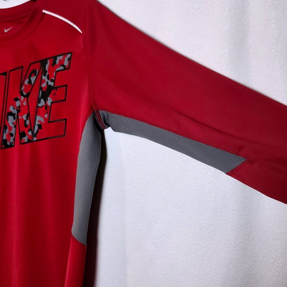 Nike Dri-FIT Long Sleeve Active Shirt Red Camo Boys Large Outdoor Activewear - Picture 5 of 8